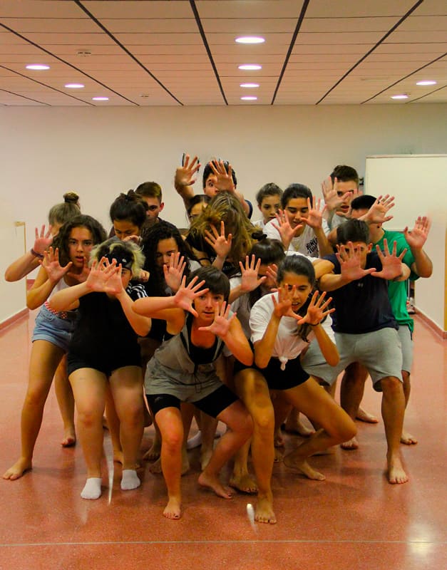 Grupos de Teatro Abigail Tomey